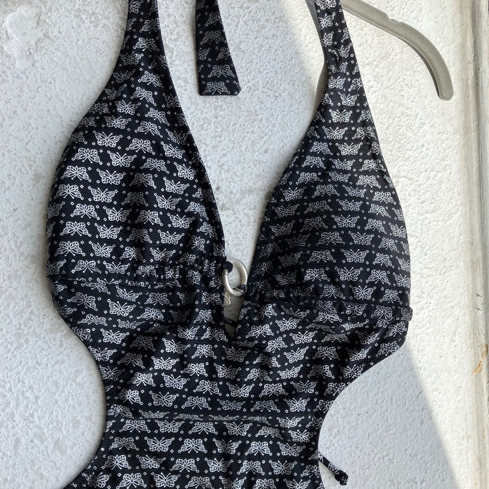 Black and silver butterfly print swimsuit - Picture 3 of 6